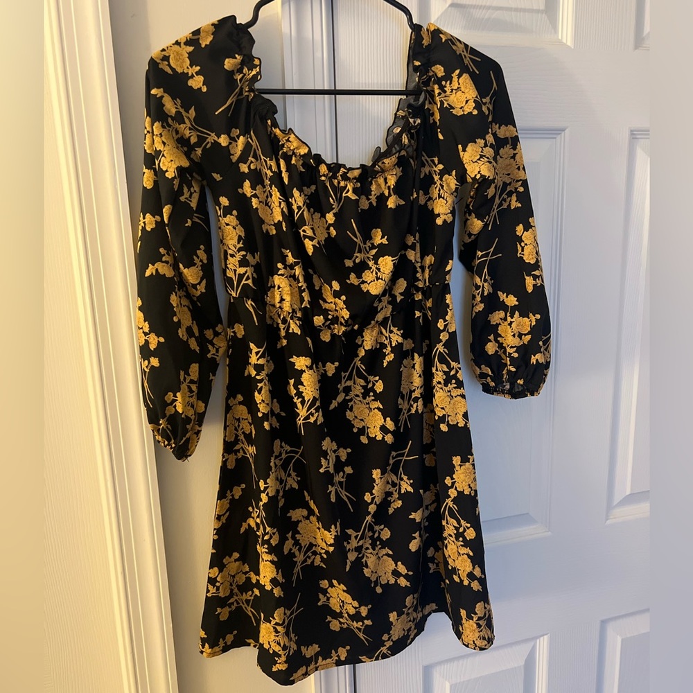 Off Shoulder Floral Dress - Picture 2 of 3